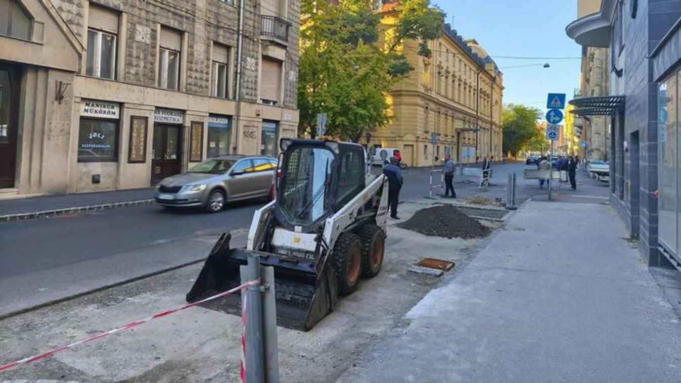 Lezárás Szegeden: indul az aszfaltozás a Dózsa utcában