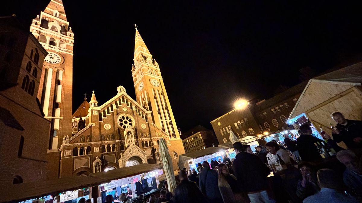 A Dóm tér megtelt szerdán, Szeged imádta a Bortér első napját 