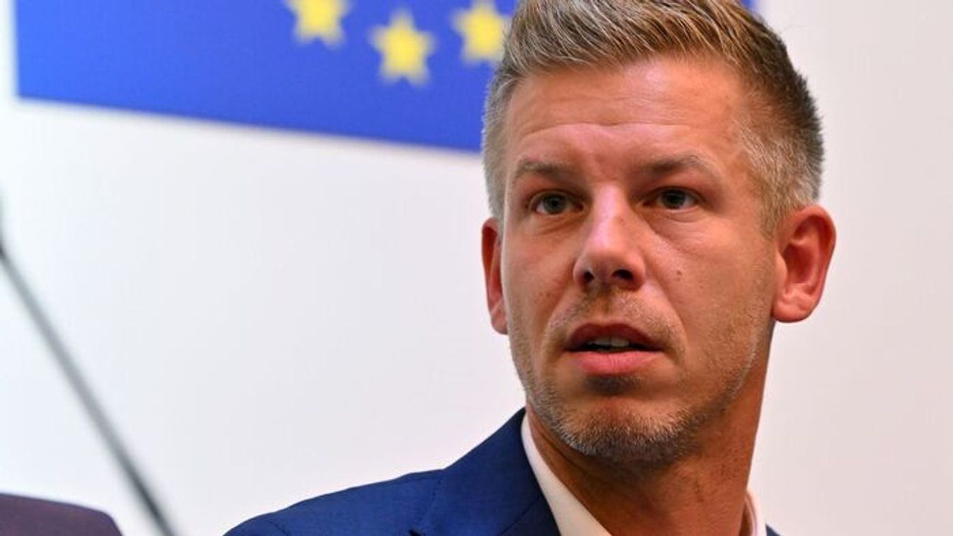 Kínos ellentmondás: a Tisza Párt programírója cáfolta az áfacsökkentést