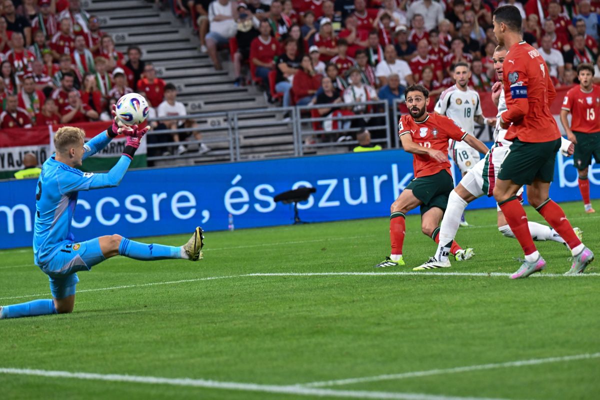 A Manchester City játékosa, Bernando Silva lövésénél nem tehetett többet Tóth Balázs.
