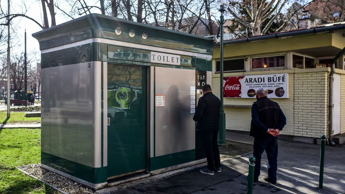 A nyilvános wc-k helyzetét a kihelyezett 0-24-es automata mosdók próbálják javítani, ám korán sincs belőlük elég Fotó: Délmagyar