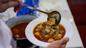 Szegedi halászlé: a Tisza part tüzes kincsének születése és jelene