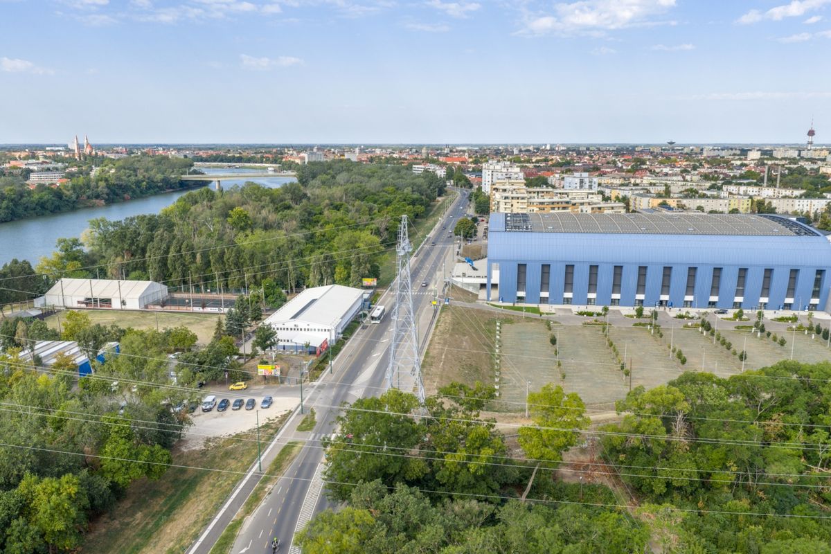 Az egykor háborús sebhelyeket szerző acélóriásokat végre felújították Fotó: MVM Csoport