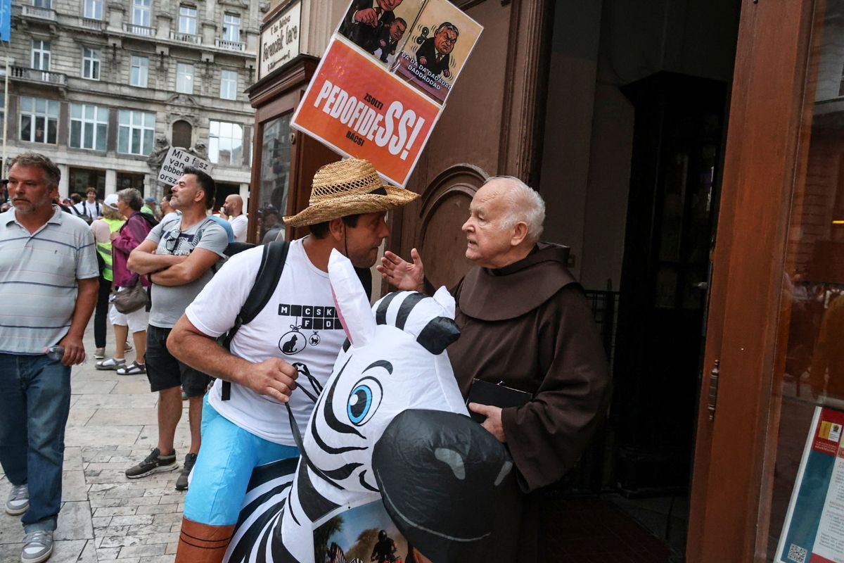 Orbán Viktor is kiállt Pál atya mellett
