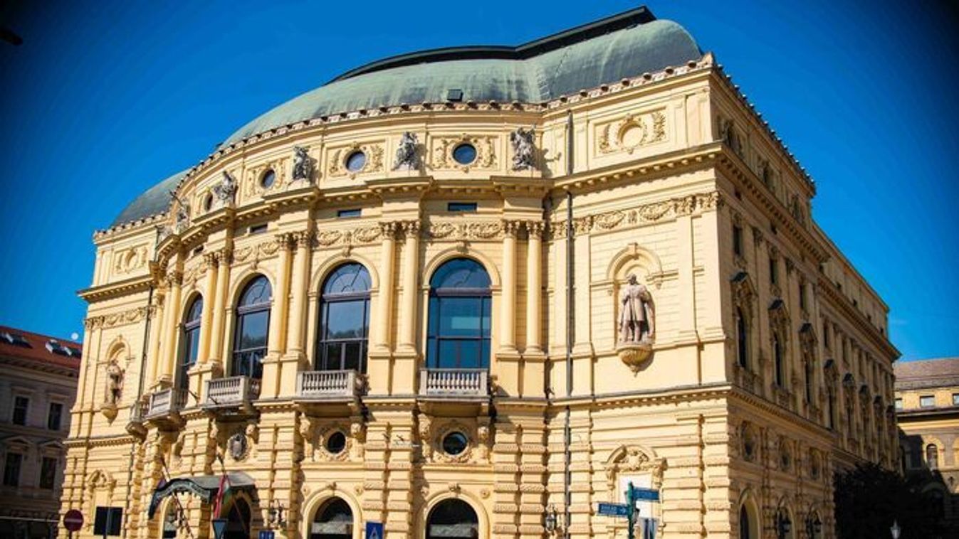 A szegedi színház múltja kézzel fogható tárggyá válik