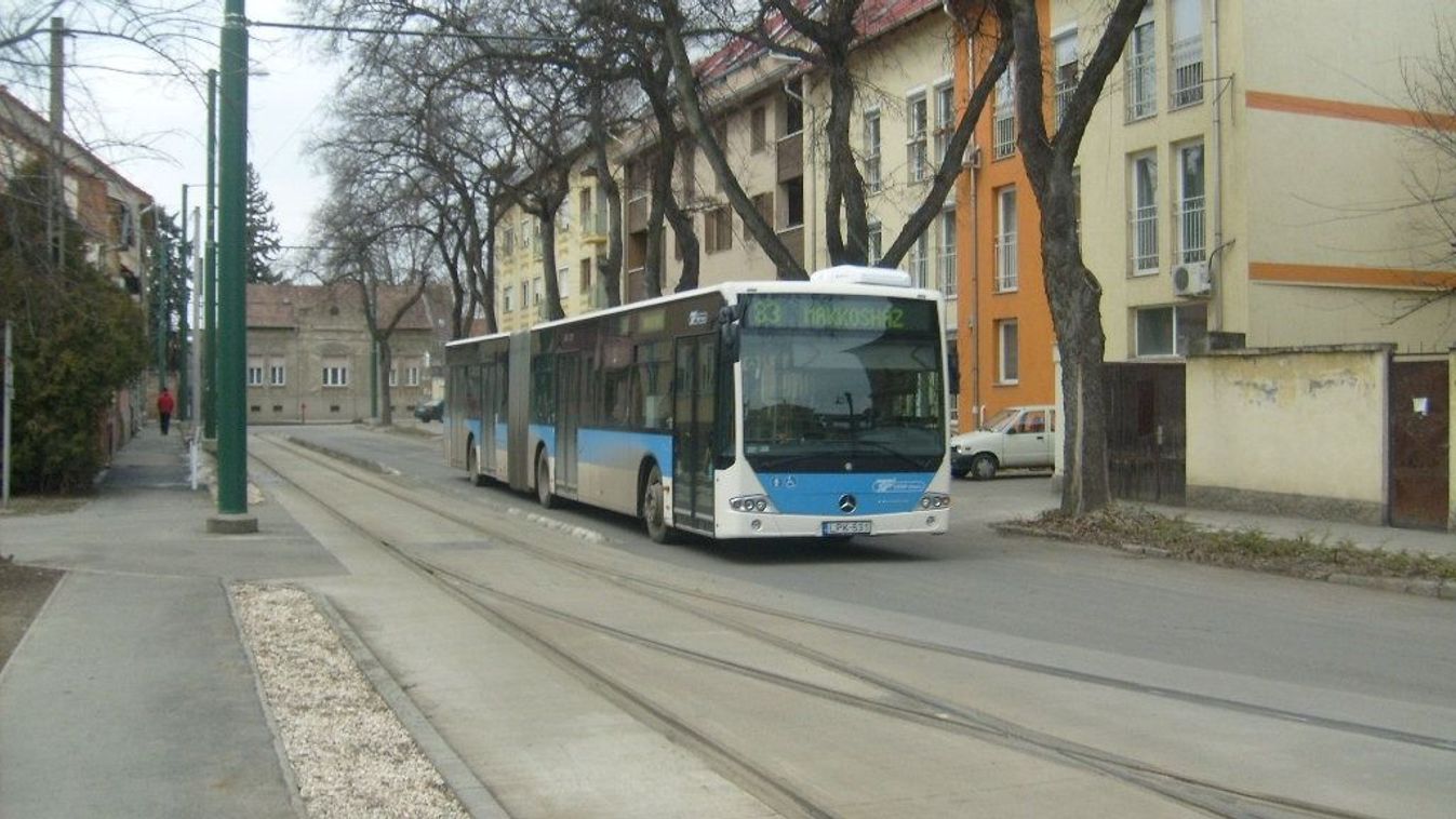 Sokkoló: babakocsis anyukára csukták az ajtót az egyik szegedi járaton