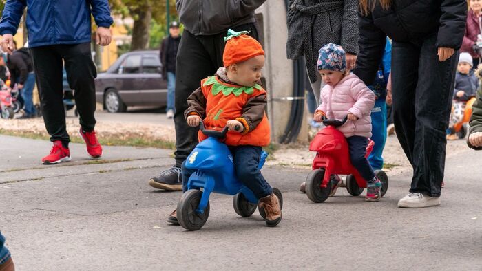 Szinte megállás nélkül érkeztek a látogatók a 15. Kiskundorozsmai Tökfesztiválra