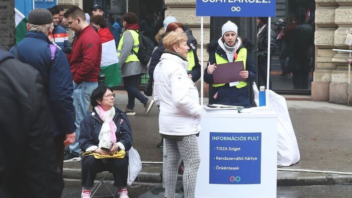 Káosz és bizalmatlanság az ellenzék önkéntes bázisán