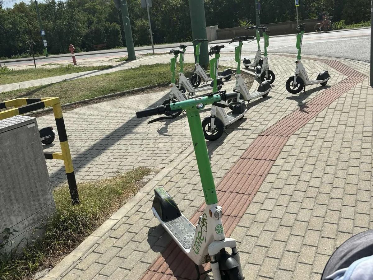 Rollerek az Etelka soron
