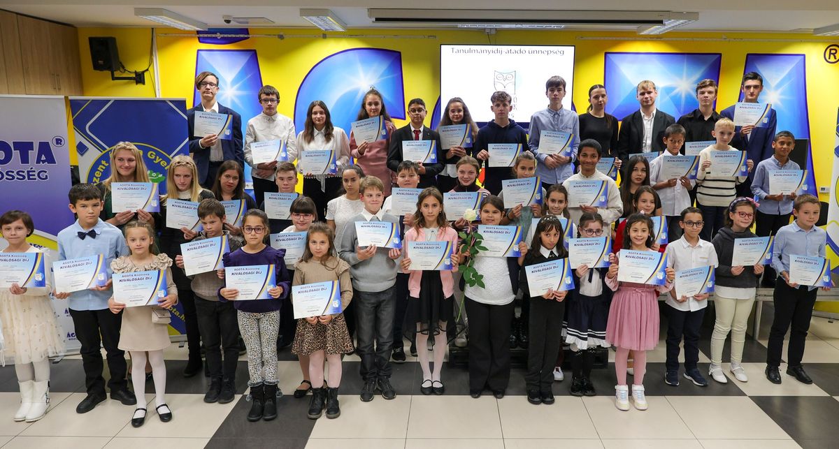 Ezer feletti fiatalt díjaznak a Kiválósági-díj programban. (Fotó: Karnok Csaba)