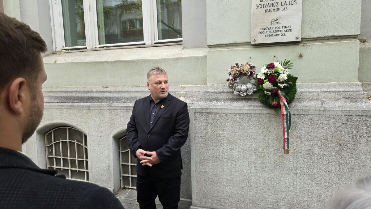 A megemlékezésen Haág Zalán beszédében kiemelte, ma vérontás nélkül, egy szavazattal megőrizhető az ország szuverenitása