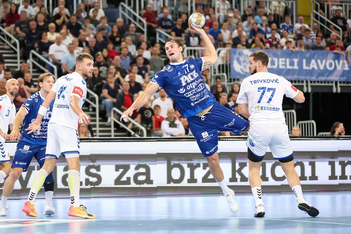 Remek győzelmet aratott tavaly októberben a horvát fővárosban a Pick Szeged. Azonban ezúttal a képen látható Janus Smárason és Magnus Abelvik Rod játékára továbbra sem számíthat Michael Apelgren. (Fotó: Matija Habljak/PIXSELL.)