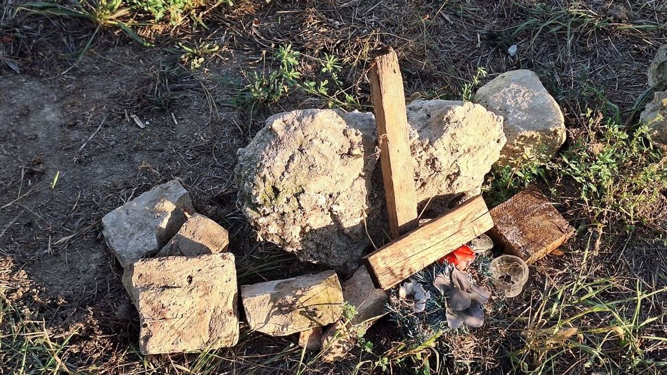 Nyomtalanul eltűnt egy régi szegedi emlékhely keresztje