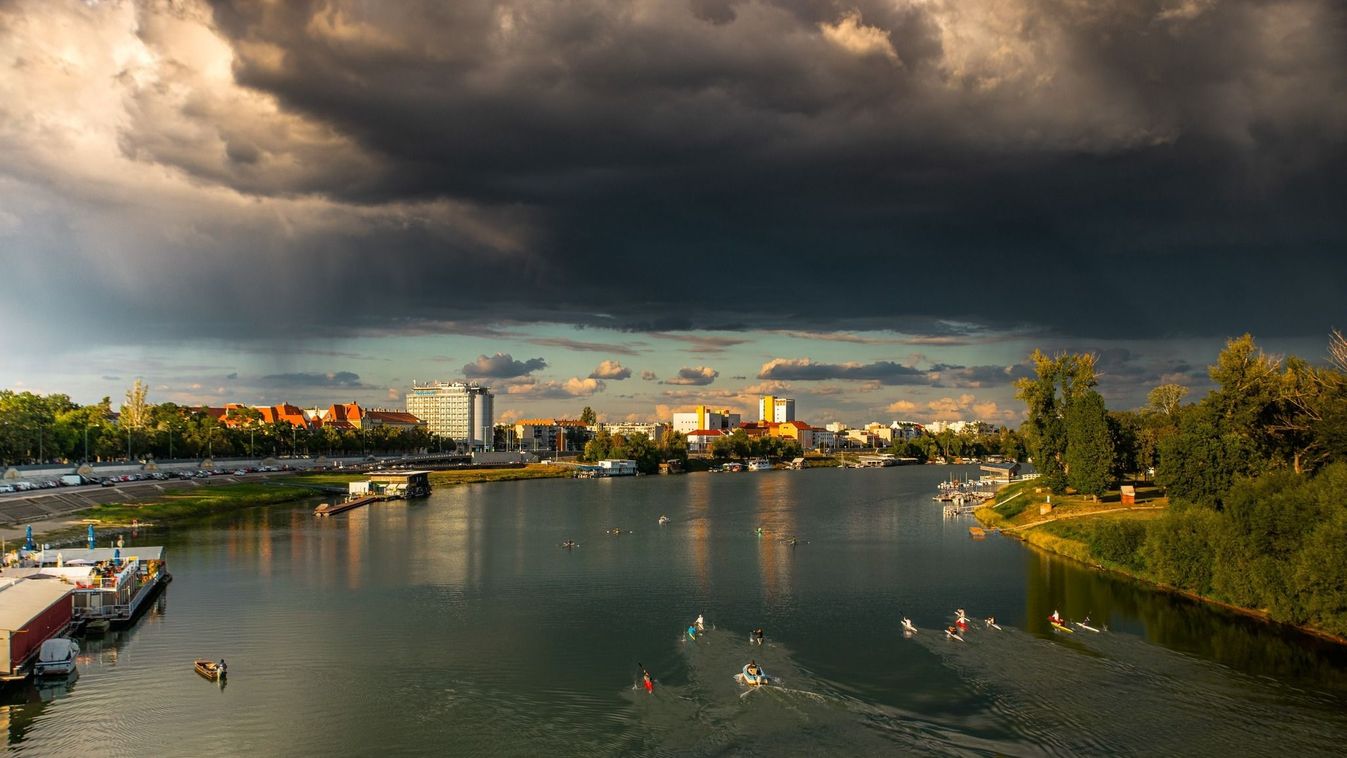 Misztikus sugarak lepték el az eget Szegeden +fotók