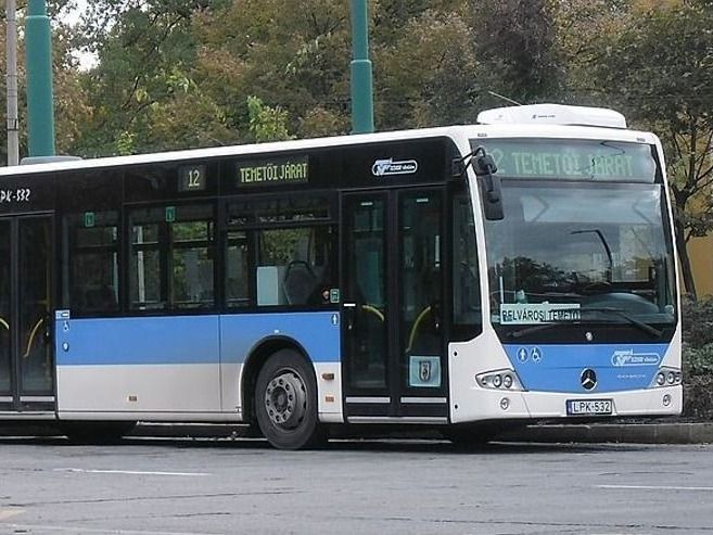 Temetői járatok sűrítik a menetrendet a hétvégén