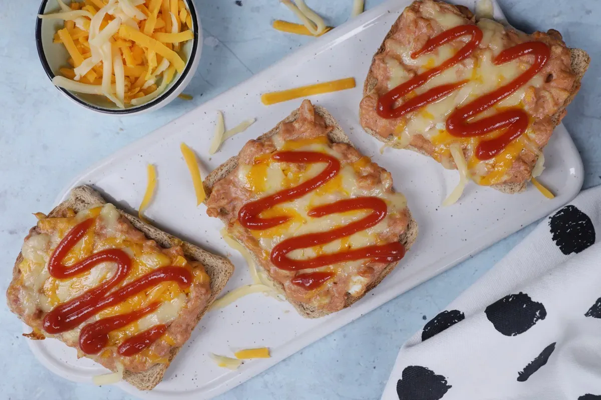 A magyar retró melegszendvics nem a kifinomult francia krémes Croque Monsieur utódja. Fotó: mindmegette.hu