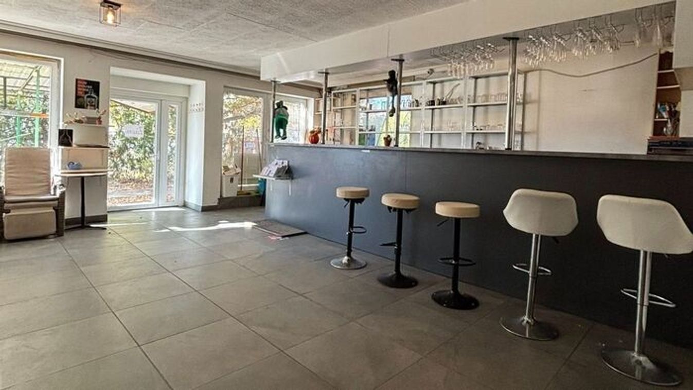 Bezárt, most eladó: Felsőváros legendás presszója most új életre vár