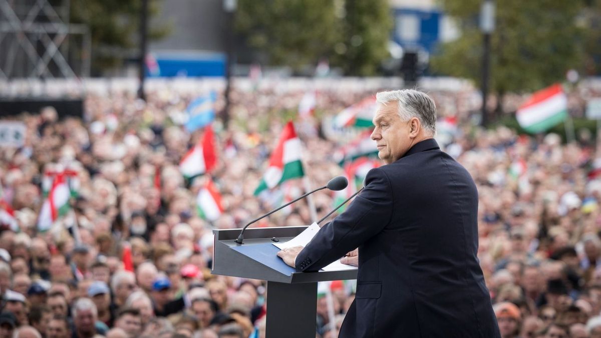 Orbán Viktor háborúellenes országjárásba kezd! Győr-Moson-Sopron vármegye felkészül, a rajt november 15-én lesz. (Fotó: MTI)