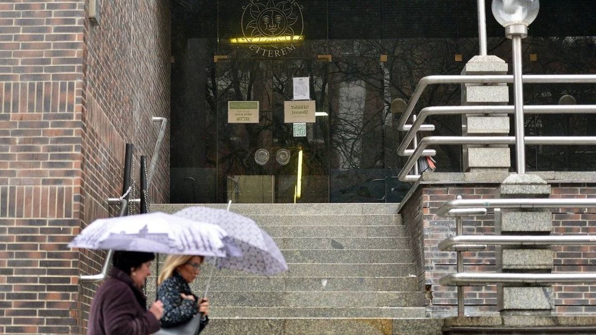 Ma már plazmapont működik az egykori étterem helyén. (Fotó: Délmagyar)