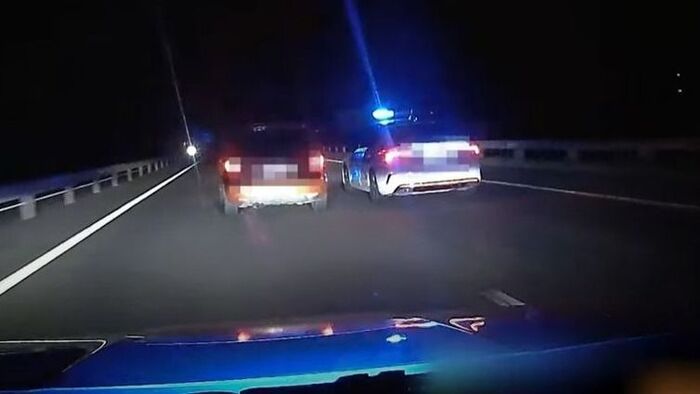 Milliós rongálás és autós üldözés az M5-ösön +videó