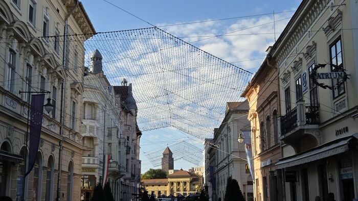 Ünnepi fények Szegeden: idén időben kezdődtek az előkészületek +videók