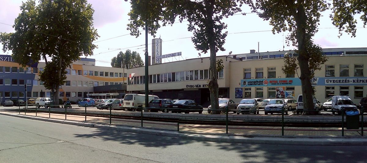 A Szegedi Konzervgyár egykori területén ma már logisztikai, elosztó és könnyűipari vállalkozások osztoznak. Fotó: egykor.hu