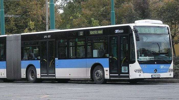 Temetői járatok sűrítik a menetrendet a hétvégén