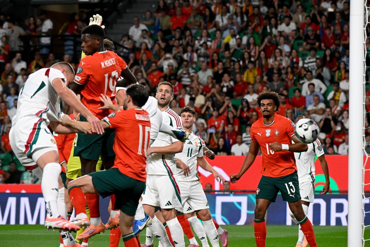 Szalai Attila fejesével hiába vezettek a meccs elején a magyarok, Cristiano Ronaldo kétszer is a kapuba talált az első félidőben