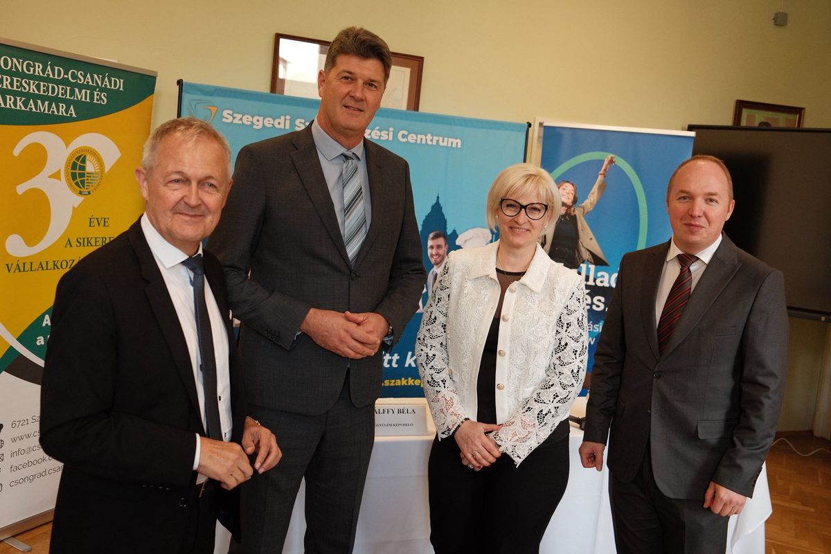 Vállalkozás ismereti roadshow Szegeden