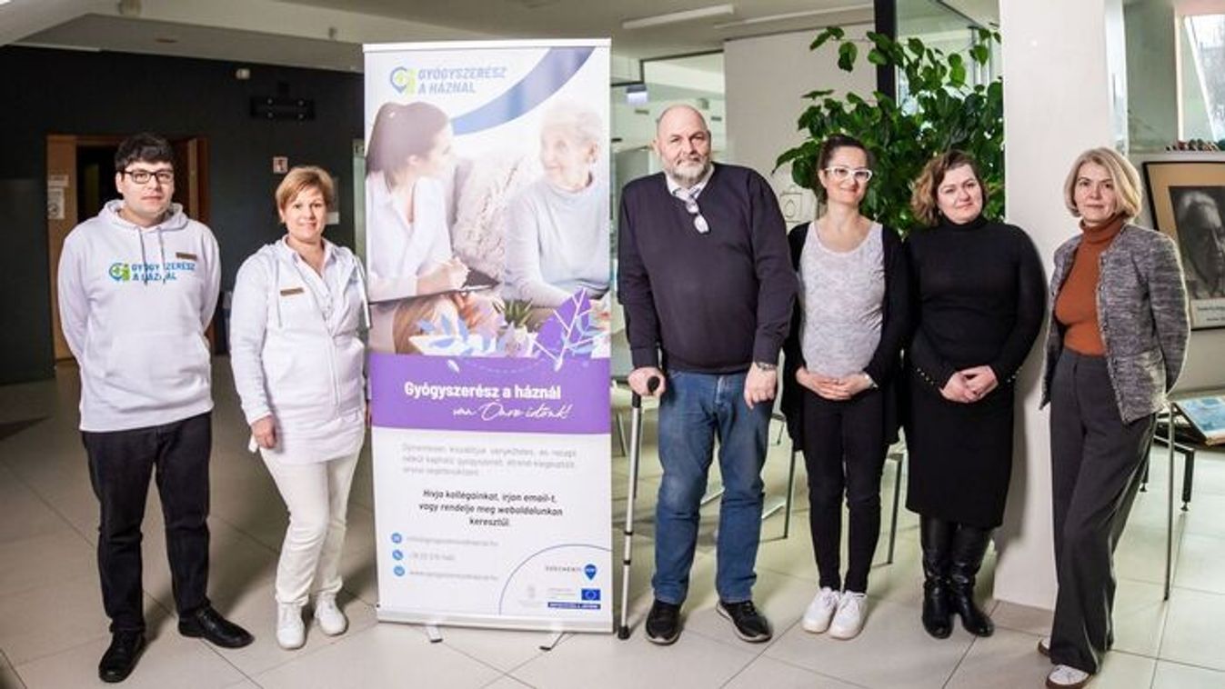 Úttörő szegedi kezdeményezés: gyógyszerész a háznál