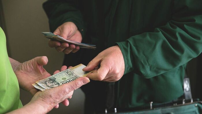 Nyugdíjasokra is lecsapna a Tisza-adó