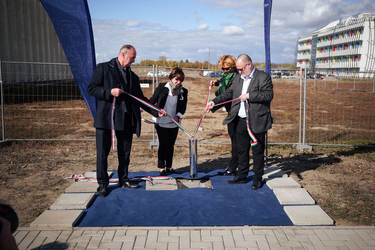 Fontos beruházás alapkövét tették le Szegeden