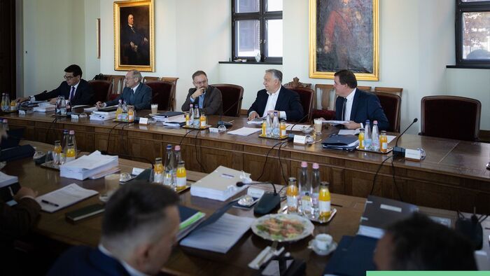 Itt a nagy bejelentés: lesz 14. havi nyugdíj +videó