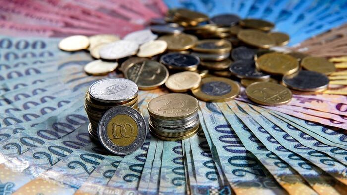 Felpörög a minimálbér-tárgyalás: két számjegyű emelés jöhet