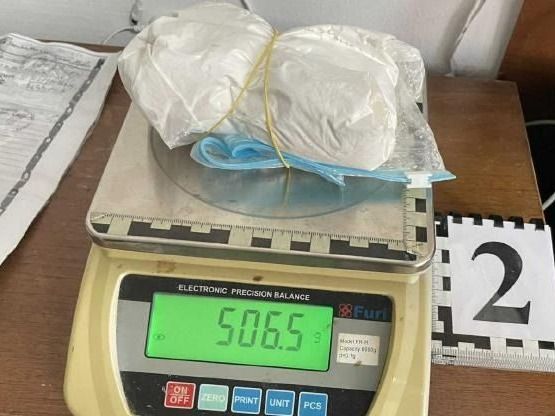 NAV-fogás Szegeden: 10 milliárdos csalás és eurók a fagyasztóban