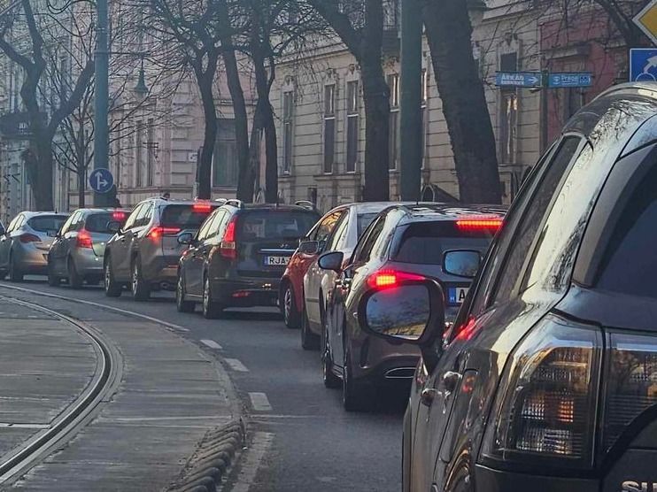 Új közlekedési szabály a szomszédban, ami Szeged számára is mintául szolgálhat