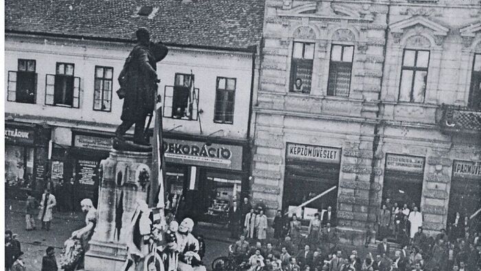 A hét témája: Magyarország az 1956 hőseire emlékezik +videó
