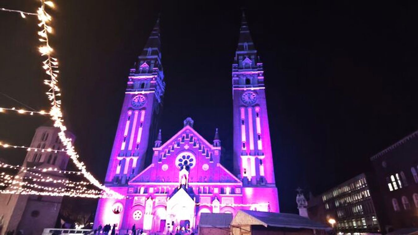 Megható figyelemfelhívás: lilába öltözött a Dóm és a Rektori Hivatal +fotók +videó