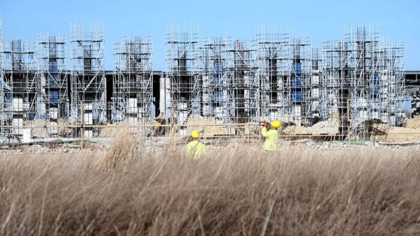 Daruk, csarnokok, tempó: így épül a BYD Szegeden +fotók