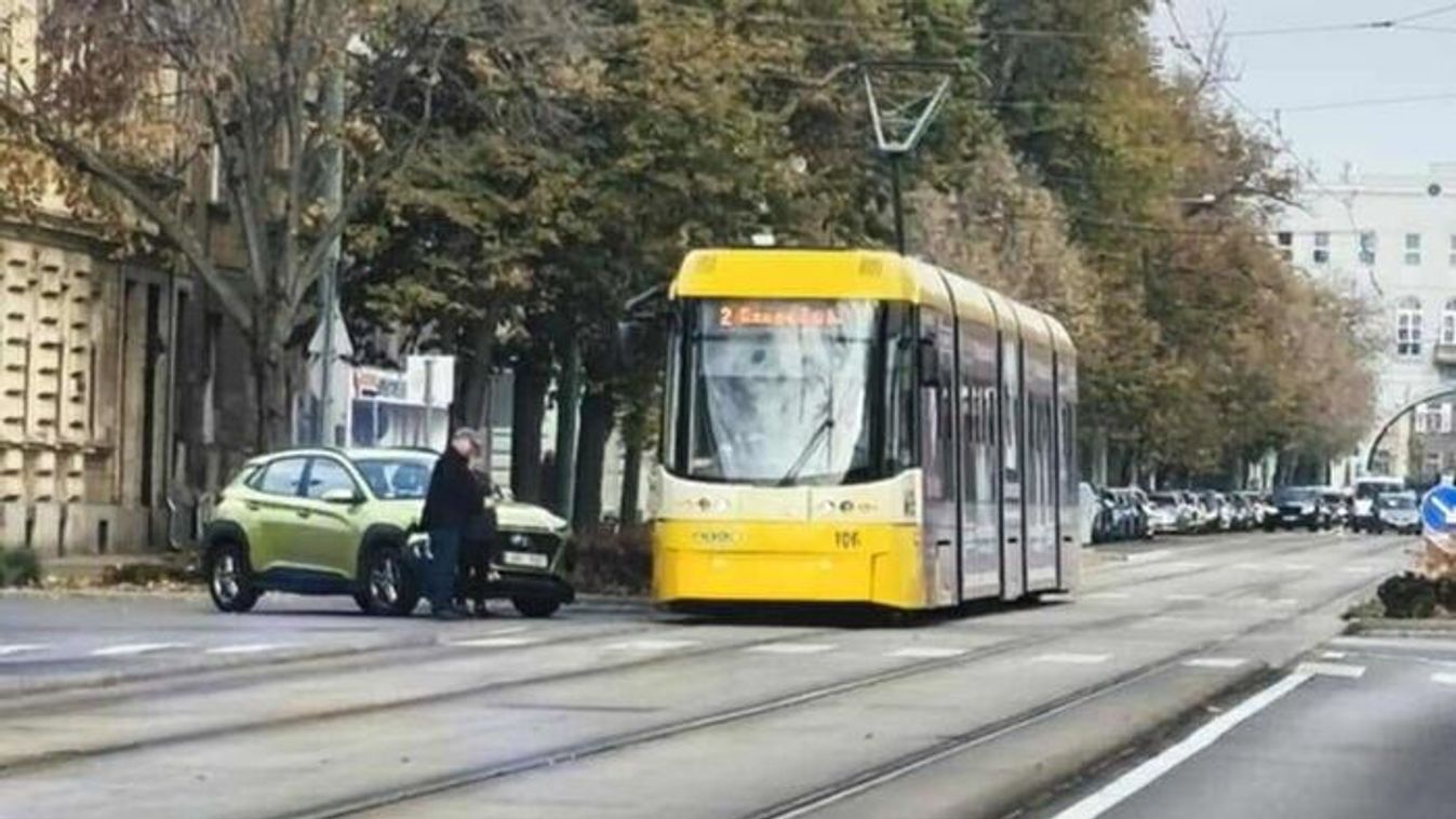 Baleset történt a Boldogasszony sugárúton: Súlyos fennakadásra lehet számítani (Frissítve)