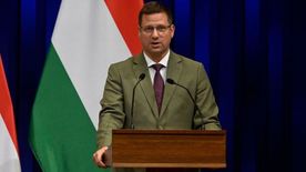 Kormányinfó: indul a 14. havi nyugdíj kifizetése, bővül az Otthon Start