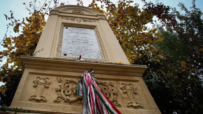 100 éve Szeged: Amikor Szeged villamos helyett gyalog zarándokolt a temetőkbe