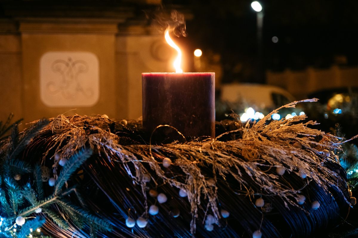 Közösségi gyertyagyújtással kezdődött az advent Alsóvároson
