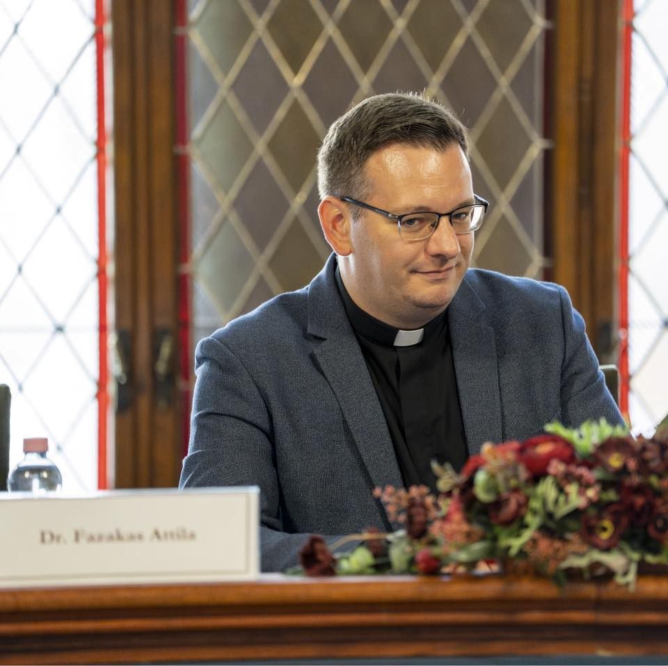  Dr. Fazekas Attila a paphiány megszüntetésének kulcsát Szent Ágostonnál találta meg. (Fotó: Dr. Fazekas Attila/Facebook)