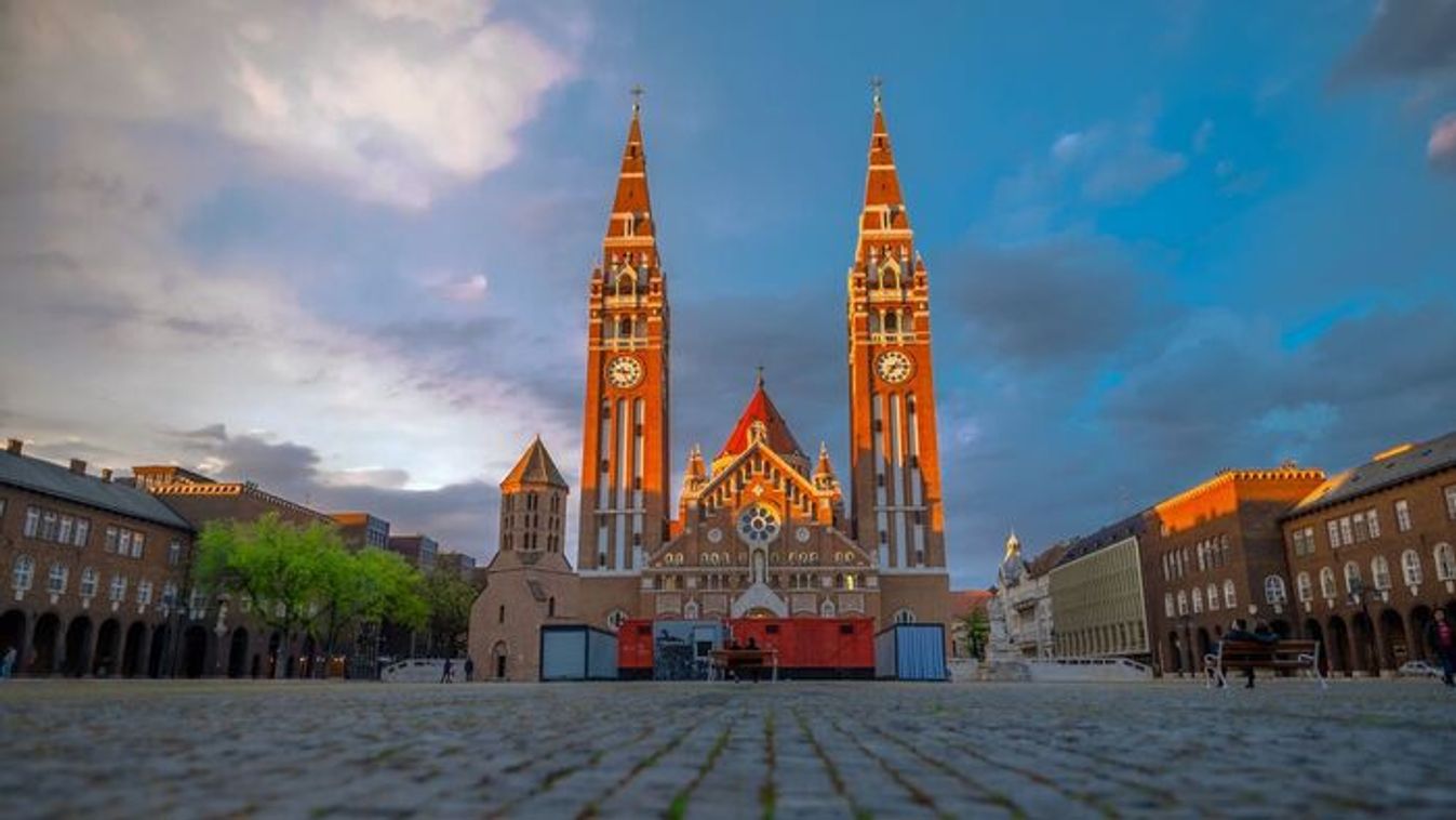 A szegedi Dóm tér a történelem viharaiban I.