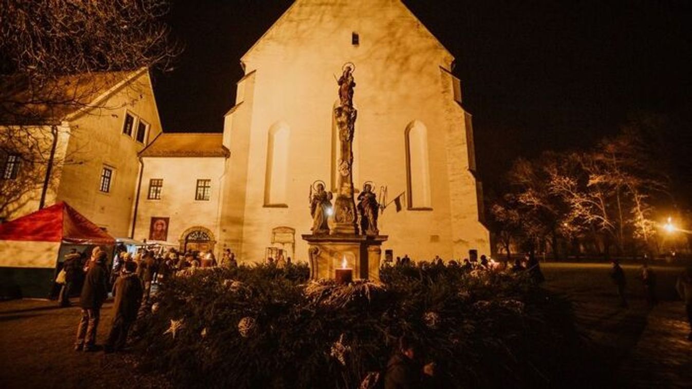 Alsóvárosi advent: minden szombaton új gyertya lobban