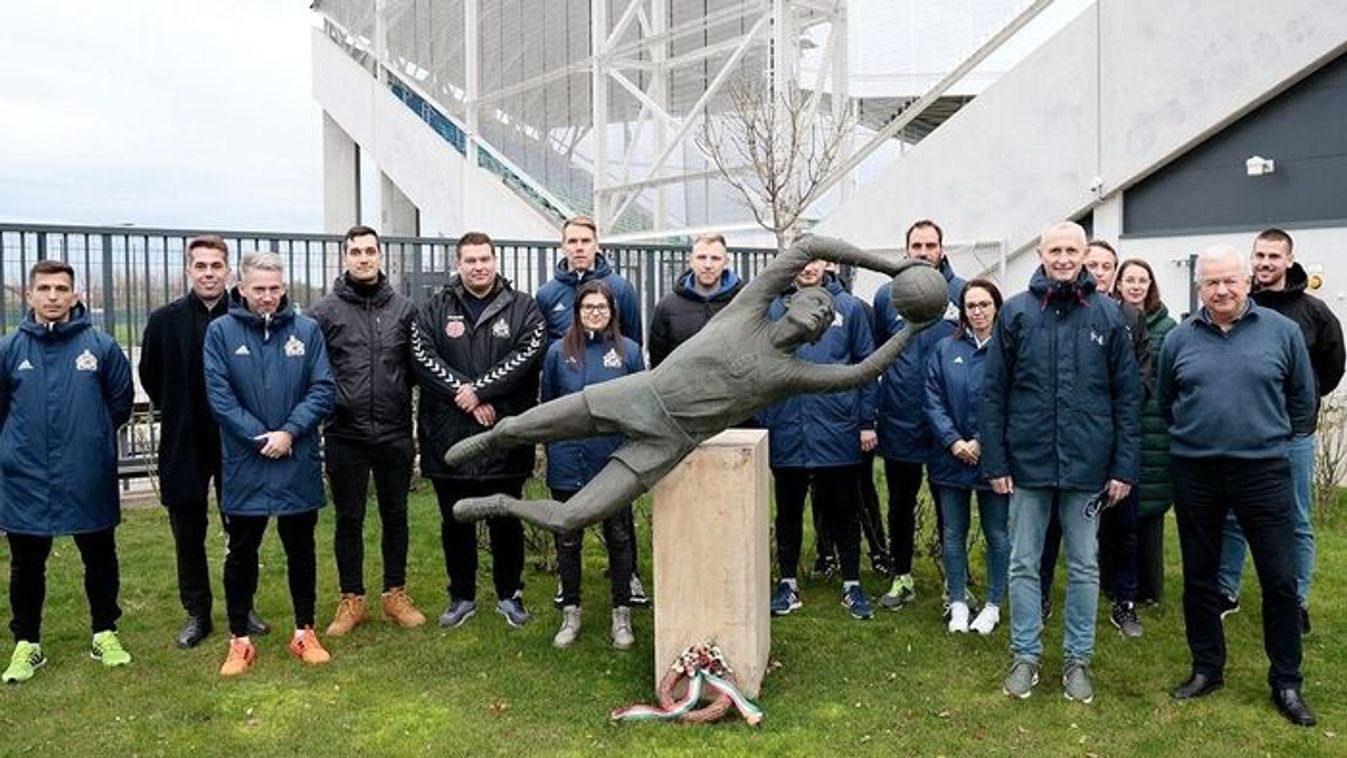 Magyar Labdarúgás Napja: megkoszorúzták Grosics Gyula szegedi szobrát