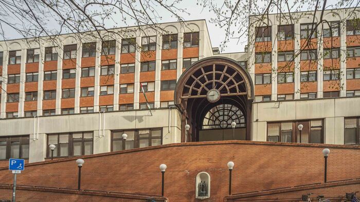 Kötelezővé tette a maszkviselést a szegedi klinika