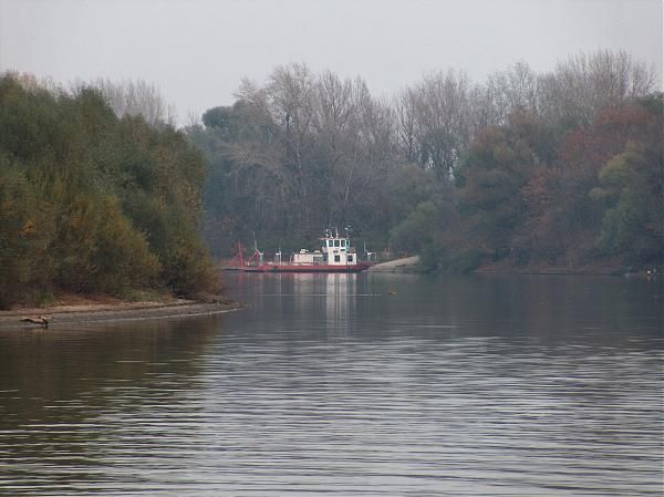 Azt mondták a régiek, hogy a komp csak akkor nem jár, amikor a Tisza megáll, azaz befagy