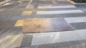 Ilyen balesetveszélyes megoldást is ritkán látni Szeged belvárosában